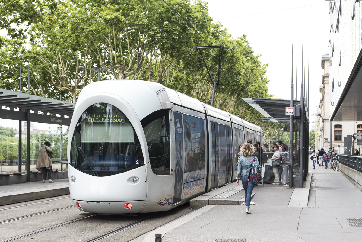 Station de tram "Quai Claude Bernard" à Lyon