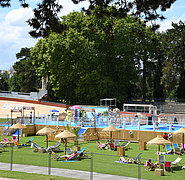 Piscine éphémère au vélodrome du Parc de la tête d'or