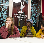 3 étudiants participent à un atelier du Forum des initiatives étudiantes à la MDE