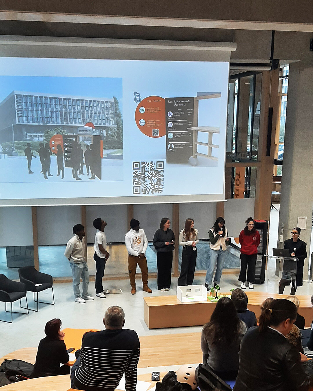 Voir la photo sur Instagram